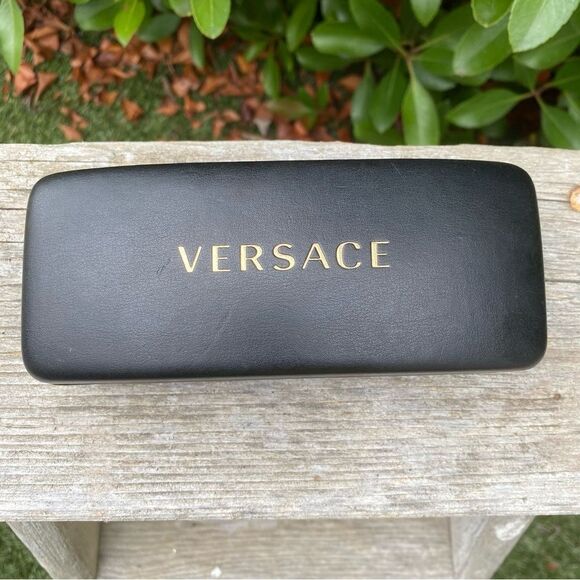 Unisex Versace Black Leather with Gold Lettering Eyeglasses/Sunglass Holder. VGU - Picture 1 of 9
